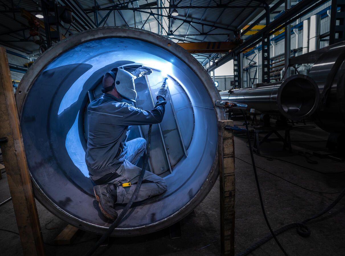 SOLDADOR INDUSTRIAL Welder man