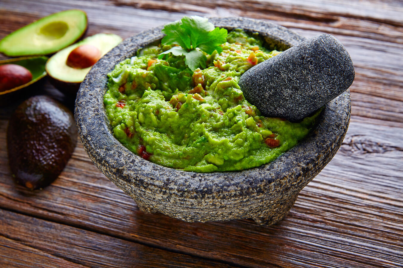 GUACAMOLE EN MOLCAJETE Mexico Mexican guacamole molcajete
