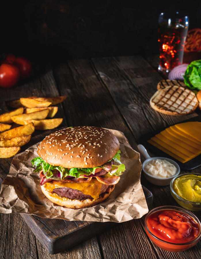 HAMBURGUESA completa con queso HAMBURGUESA completa con queso