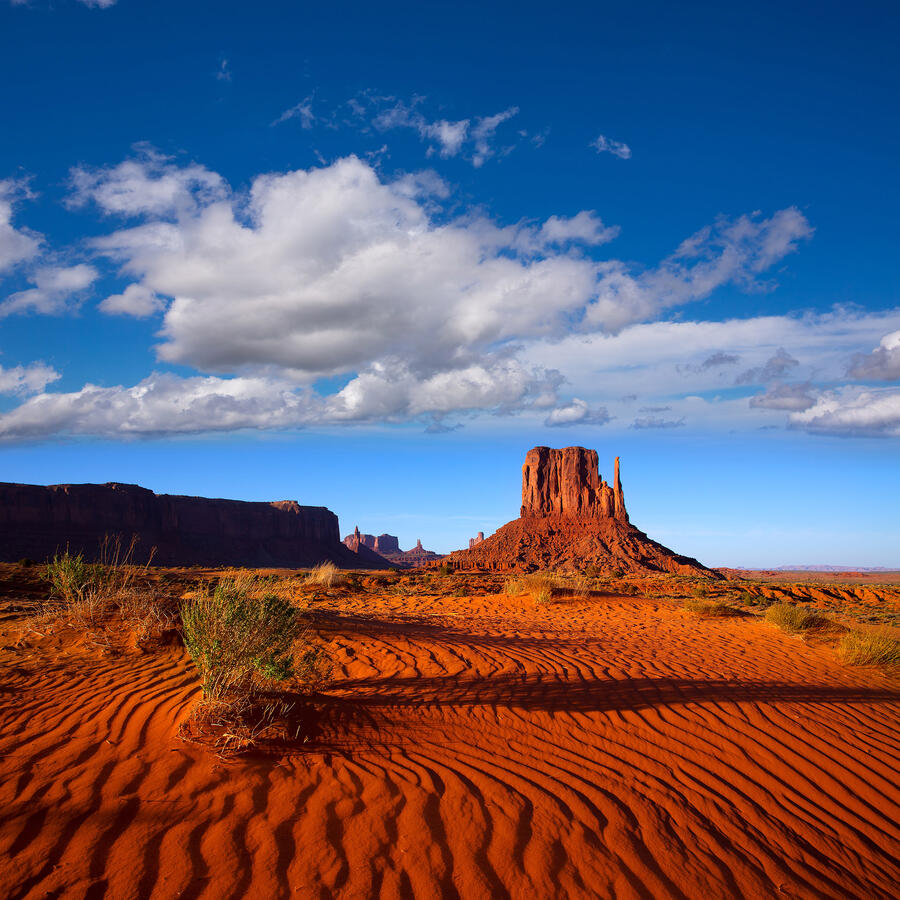 MONUMENT VALLEY Arizona - Utah MONUMENT VALLEY Arizona - Utah